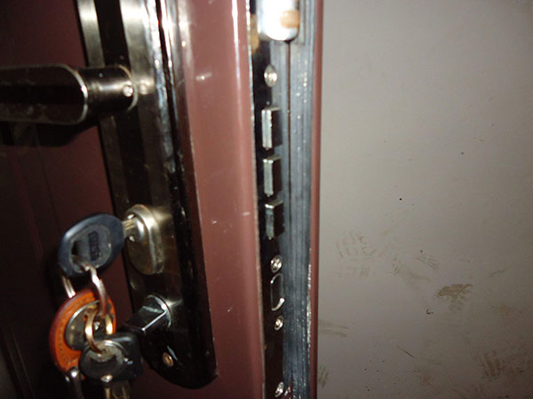 下山镇防盗门换锁芯注意事项